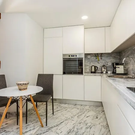 Cathedral Luxury And Spacious Apartment